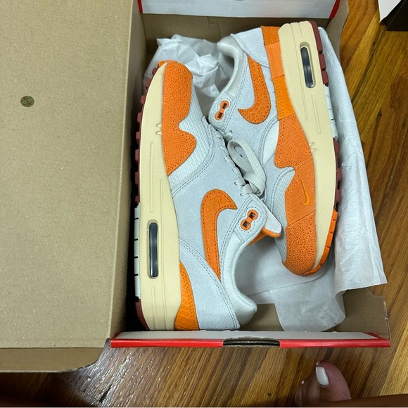 Nike Shoes - Women Nike Air Max 1